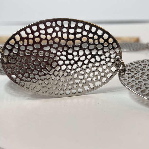 Punched Hole Silver Tone 18" 3" Extender Necklace Multi Tier Teardrop O… - Picture 8 of 9